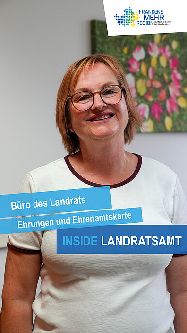 Portrait einer Frau; Titel aus der Reihe "Inside Landratsamt", Ehrenamtskarte stellt sich vor